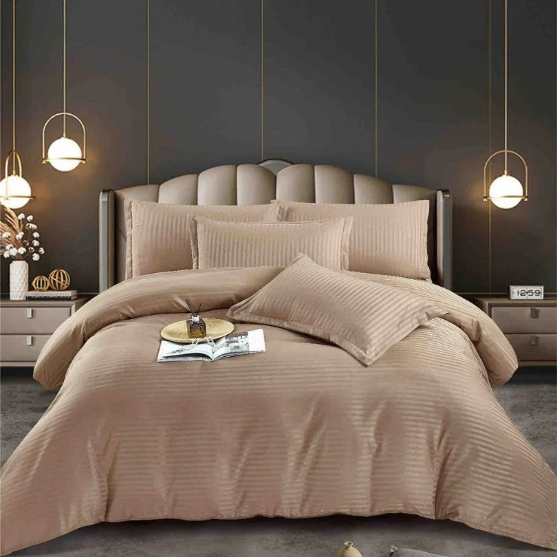 Lenjerie de Pat Damasc – 6 Piese cu Elastic, Elegantă și Rafinată – 2386 J